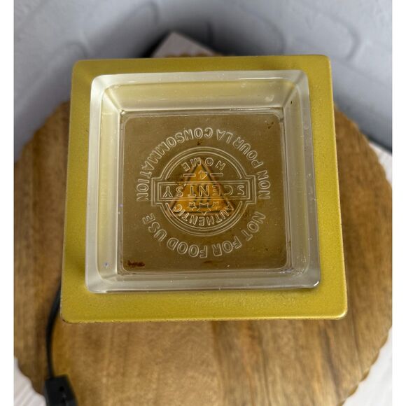 Scentsy Glimmer and Glow Scentsy Wax Warmer, Gently Used - Retail $65 - Picture 6 of 8